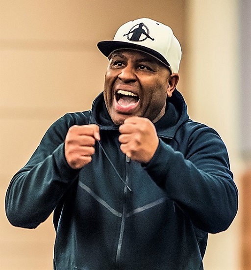 Picture of Eric Thomas.